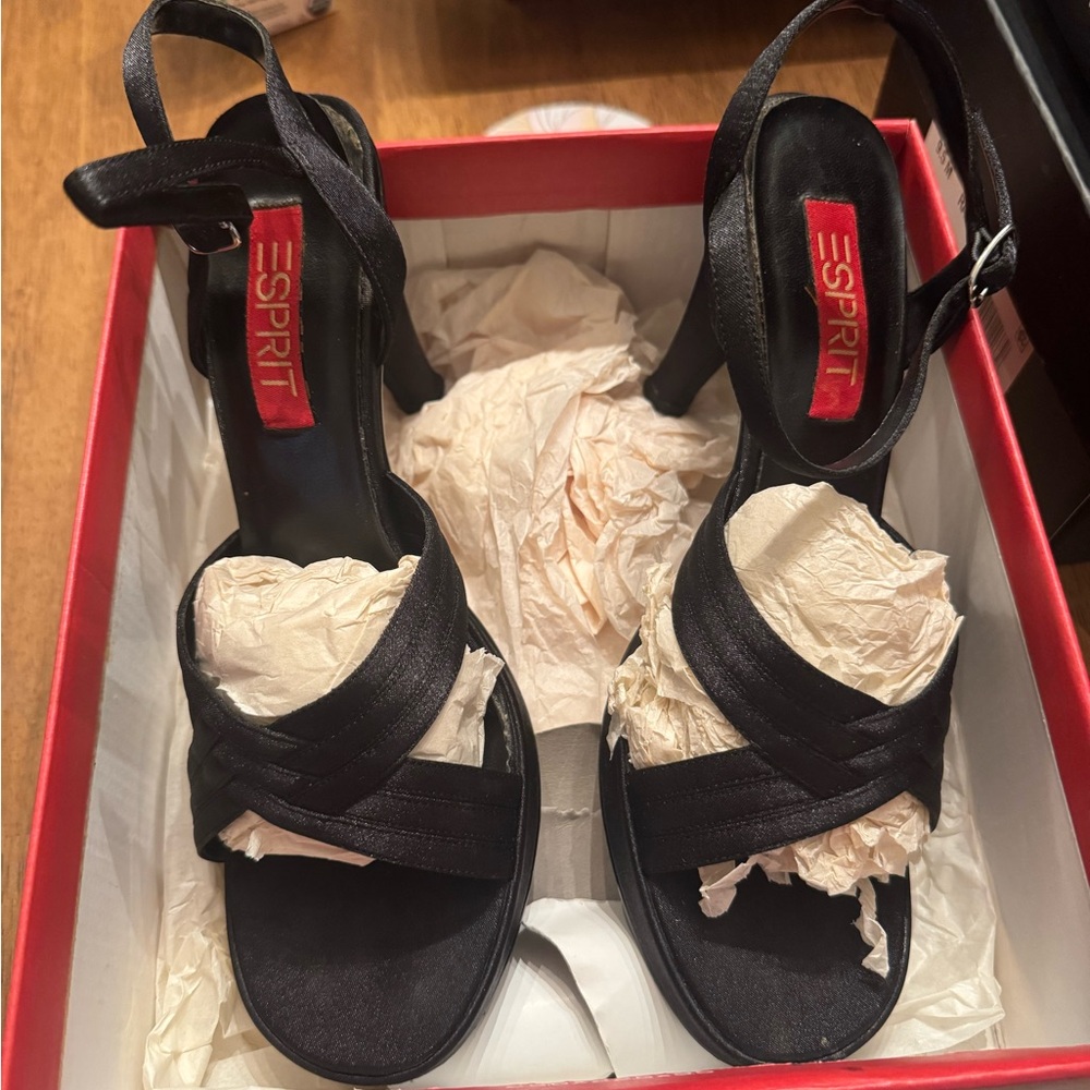 Esprit Red and Black Shoe Box
